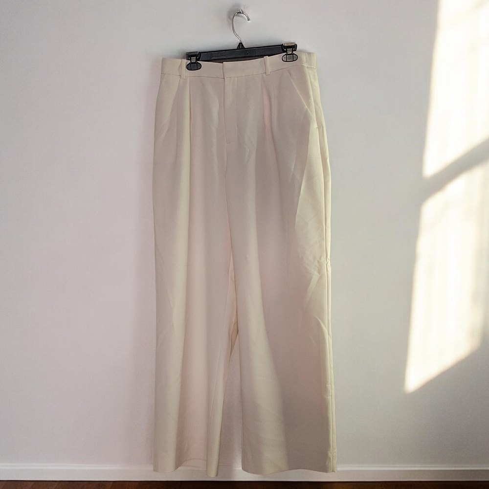 Abercrombie & Fitch Women's Cream Trousers.     (AB7)